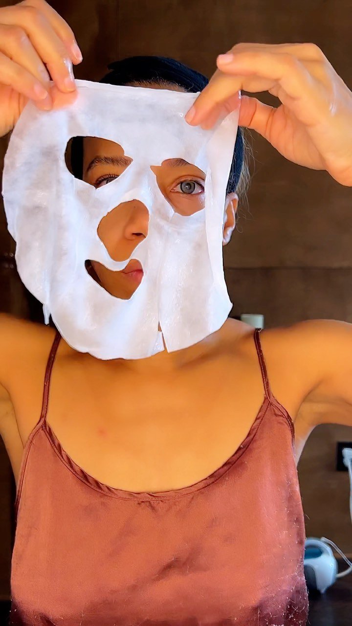 Trying a cult favorite sheet mask! The @madeca_derma.us Revitalizing Facial Mask caught my attention with its high concentration of premium ingredients like TECA and caffeine to nourish, soothe and brighten skin.
I was impressed by how soft and pliable the 100% cotton mask was - it fit my face perfectly for a truly hydrating experience. My complexion looked calmer and glowier after just 10 minutes.
If your skin is in need of some TLC, this mask is worth adding to your routine.
#skincareaddict #sheetmask #kbeauty #koreanbeauty #instabeauty