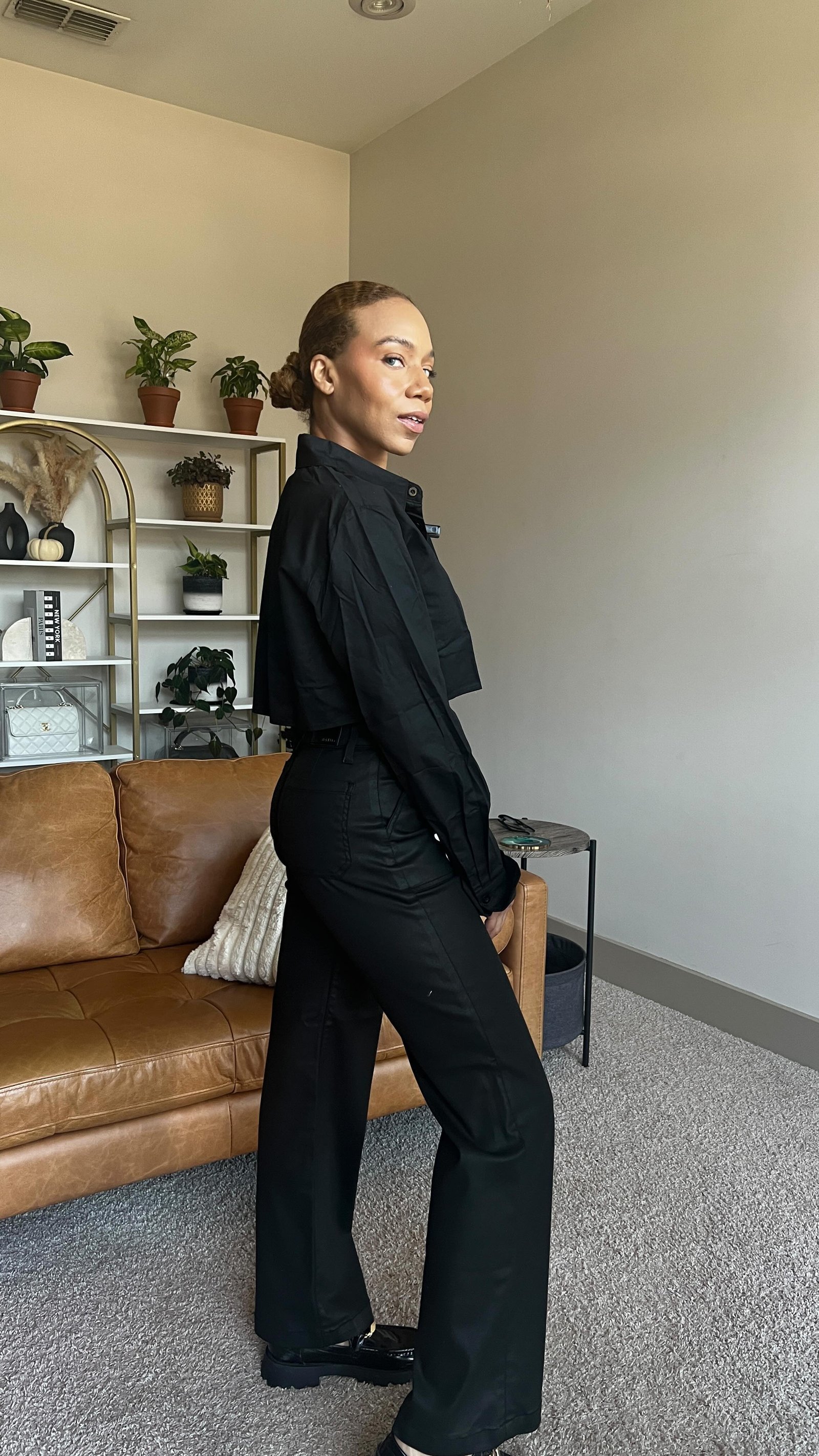 Obsessed with my new favorite jeans - the Joni in Midnight Vixen from @fidelitydenim 🤩
The versatile utility-inspired design makes these feel equally comfortable running errands or stepping out for dinner. The midnight wash and stretch fabric hugs in all the right places. What do you think of the fit?
Tag a friend who needs a new pair of go-to jeans!
Use code DAISI20 for 20% OFF (link in bio)
#fidelitydenim #americandenim #tryon #jeanfitcheck #ootd #instastyle
