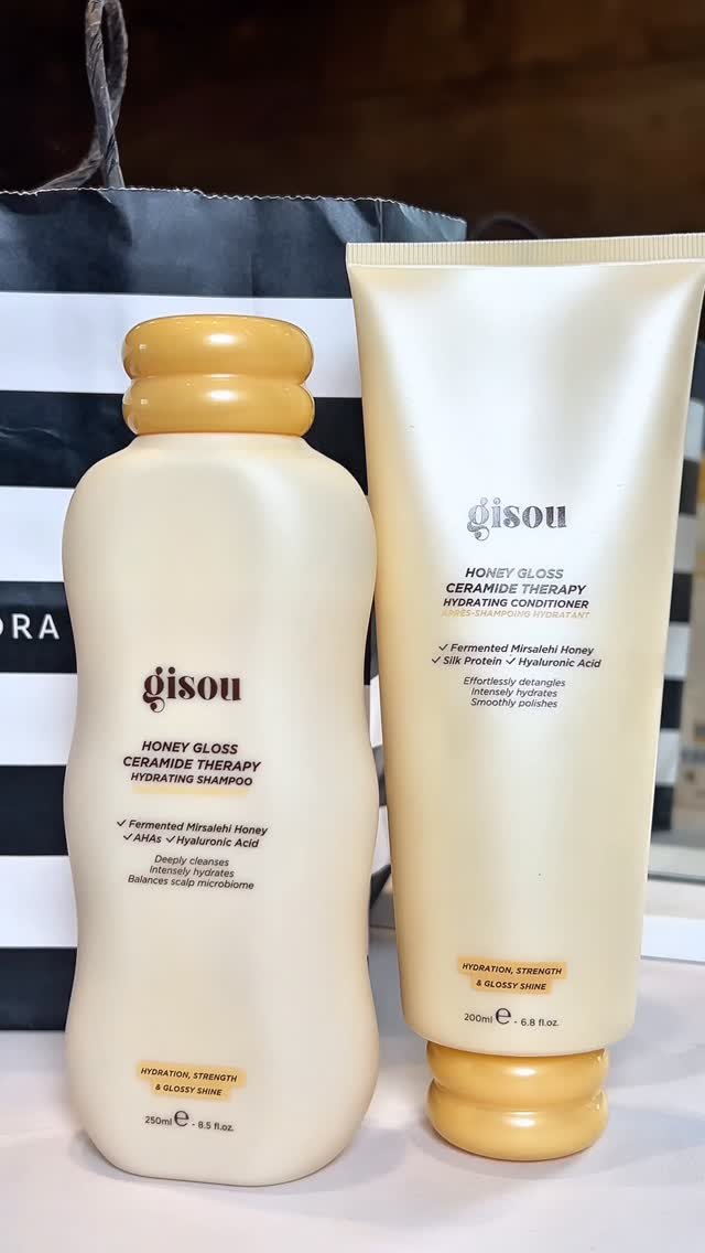 ✨ Curl transformation unlocked! Watch my wash day glow-up with Gisou Honey-Infused Shampoo & Conditioner – gentle cleanse, deep hydration, and frizz-free bounce that my curls are obsessed with. Who’s ready for their own honey magic? 🍯💖 #SephoraPartner  #YourHairDeservesSephora @sephora 

#GisouHair #CurlyGirlMethod #WashDayRoutine #CurlyHairCare #HairGlowUp